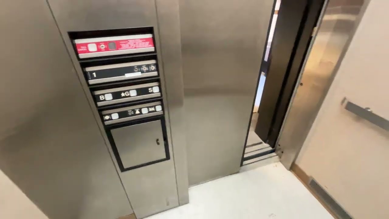 90s Dover Oildraulic elevator w/ Impulse – Williams Center – SUNY Fredonia