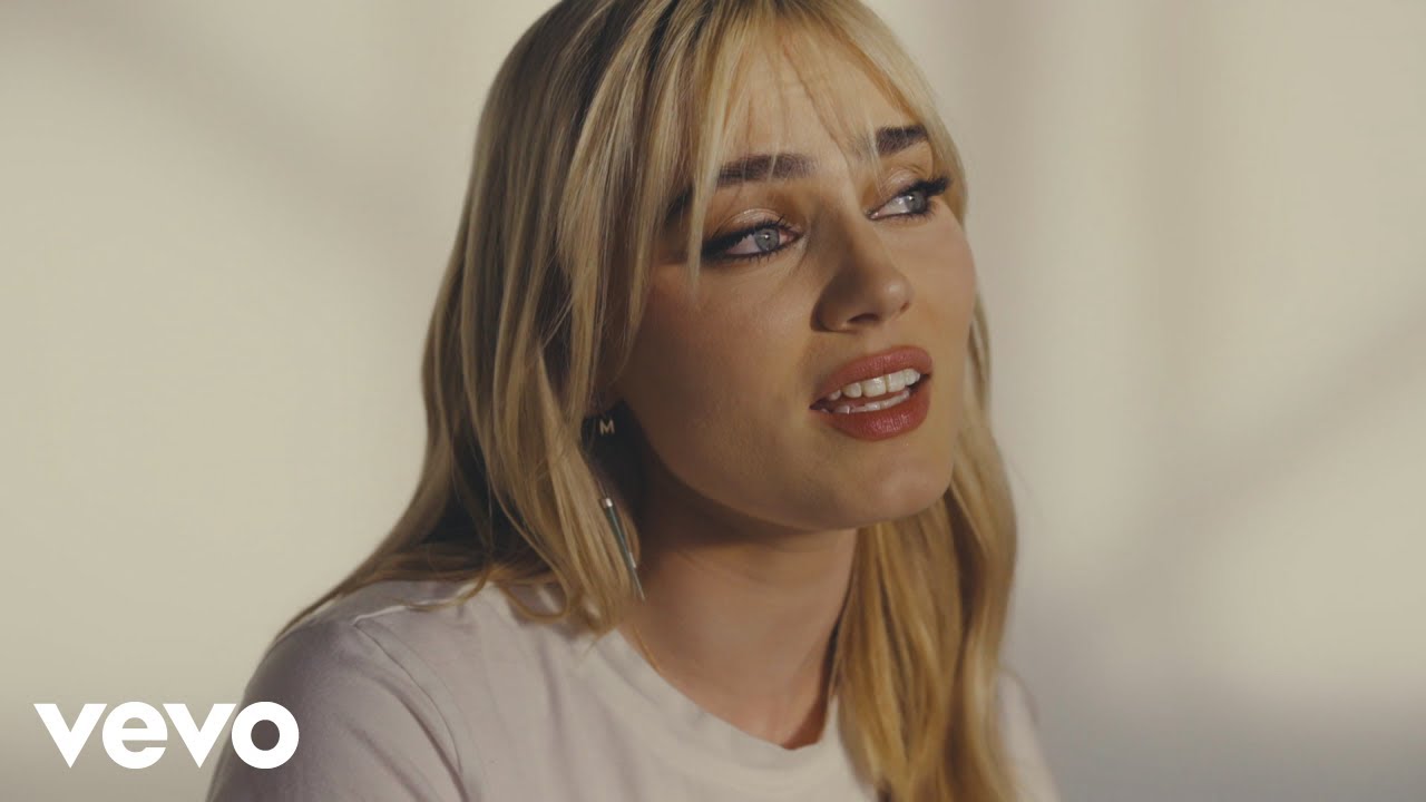 Meg Donnelly - strangers (official performance video)