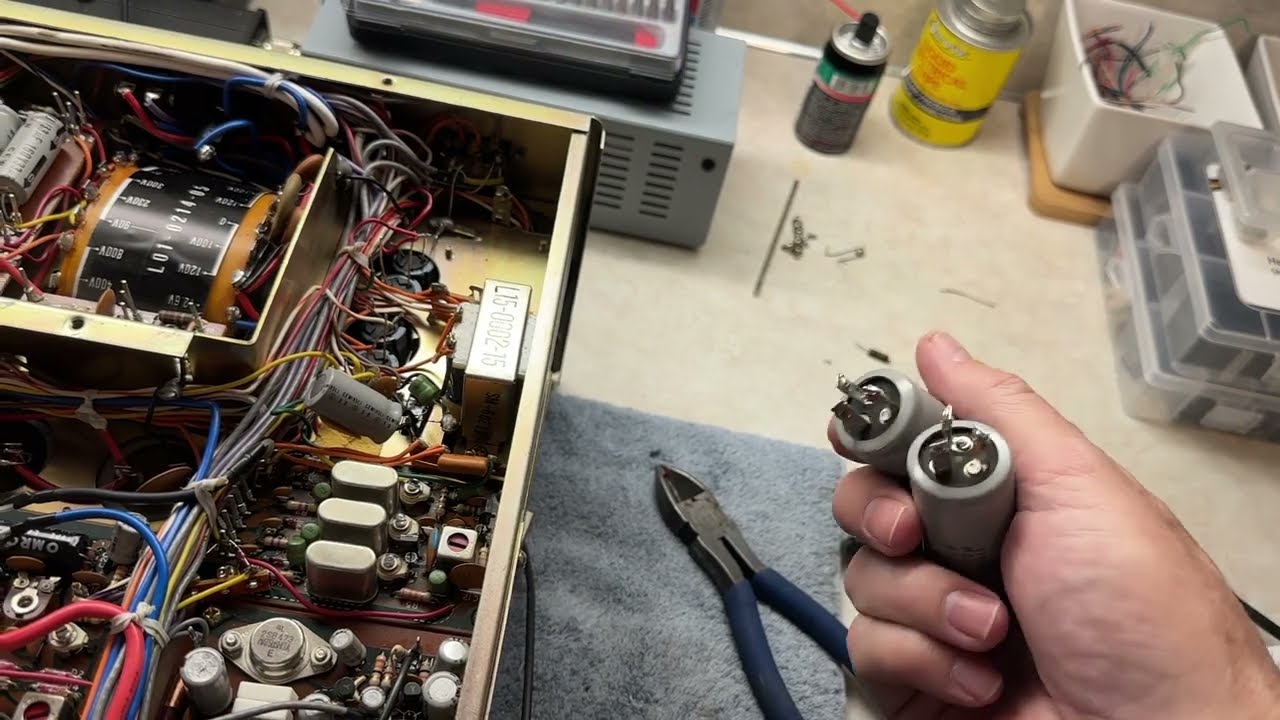 Changing out the Screen/Driver caps on a Kenwood TS-520(S) Ham Radio