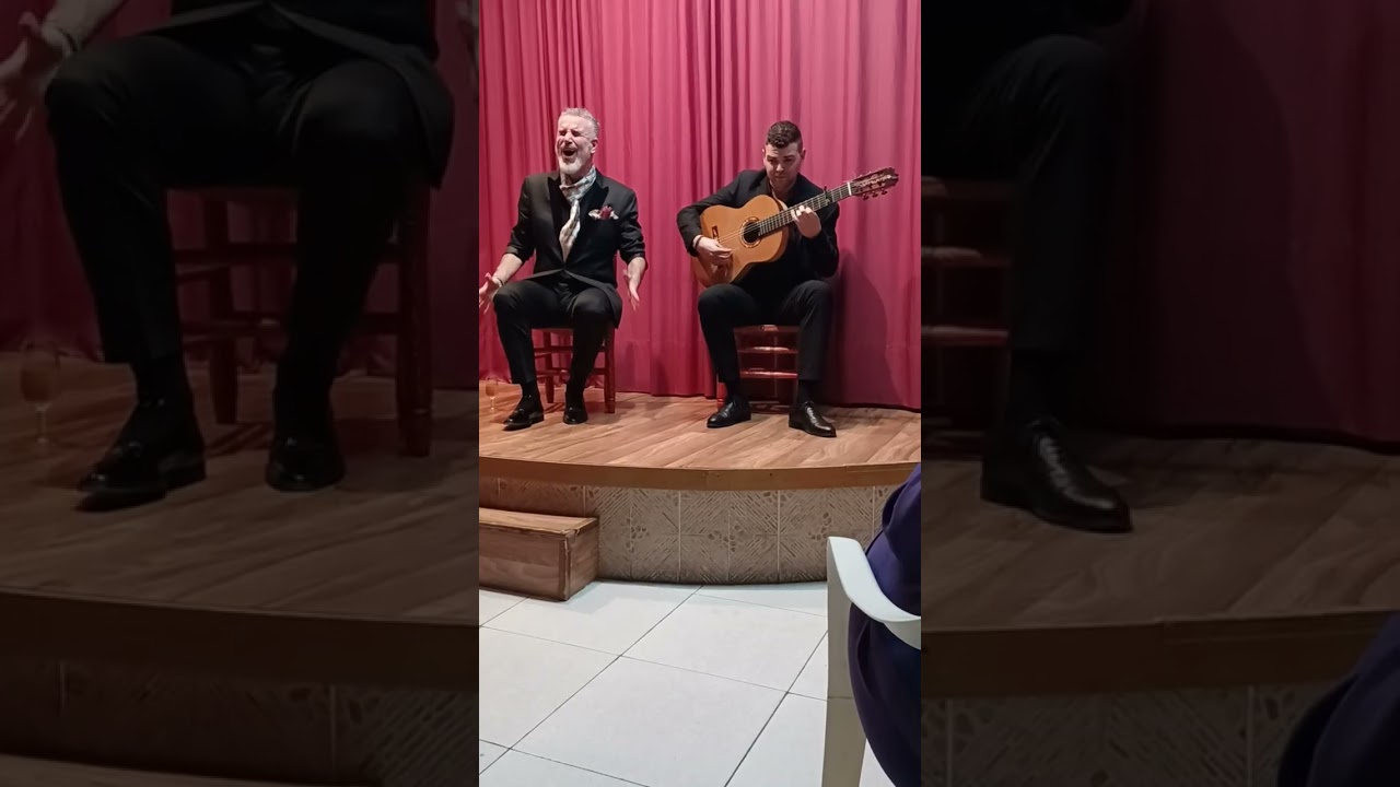 Manuel Romero cante en Peña La Toná-Sevilla y Carlos Martínez guitarra,  gracias Señores. 