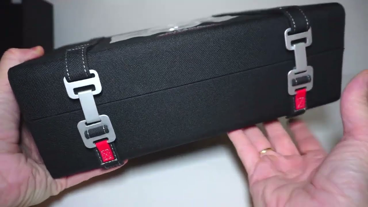OMEGA - UNBOXING THE LIMITED EDITION OMEGA SPEEDMASTER LEGENDARY MOONWATCH WATCH BOX - TWBOX