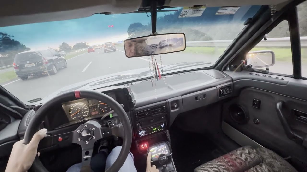 Gol Turbo 1.9 Forjado andando na BR - muito trânsito