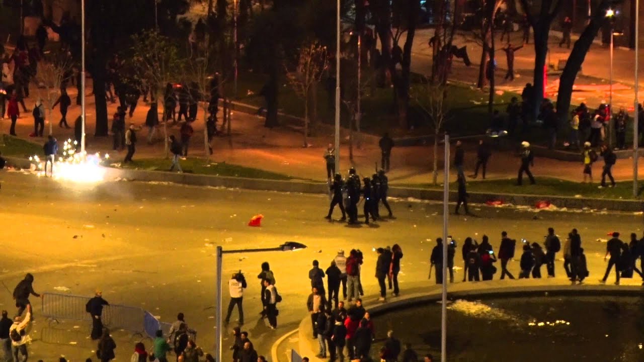 22M ¿Cifuentes está loca? ¿Es correcto que la Policía cargue contra miles de manifestantes?