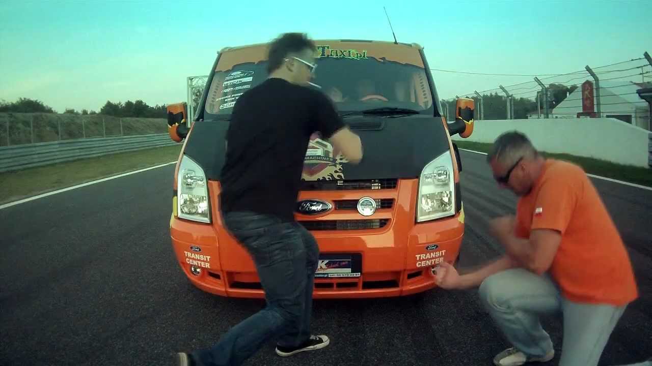 Drift Bus Show by Maciej Polody & Marcin Wicik