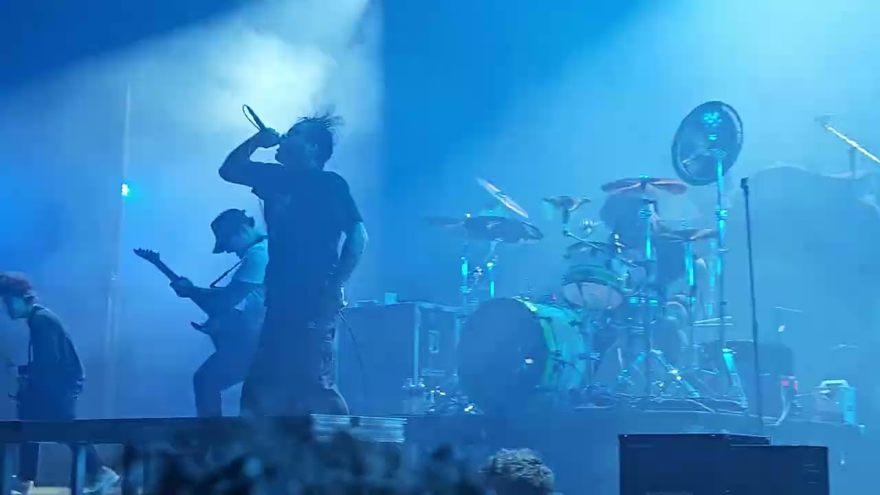 Stick to your guns - More than a witness live @ 013 Tilburg 28-01-2036