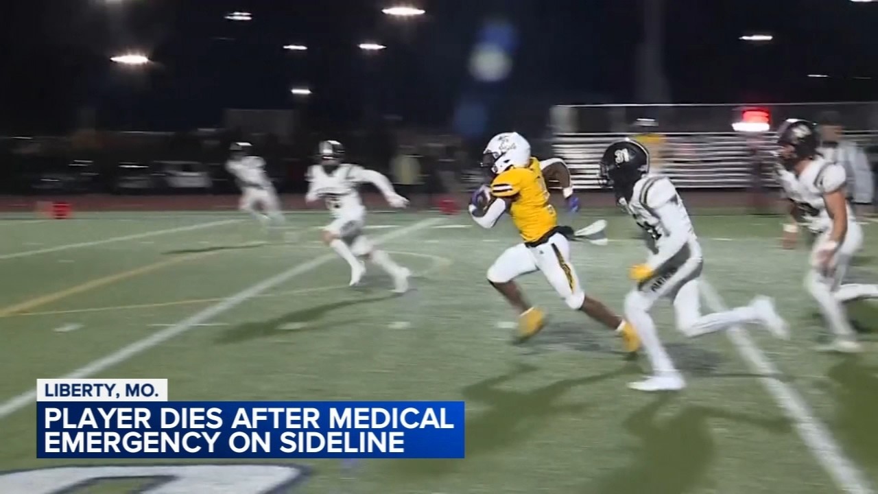 College football player dies after suffering medical emergency on sideline