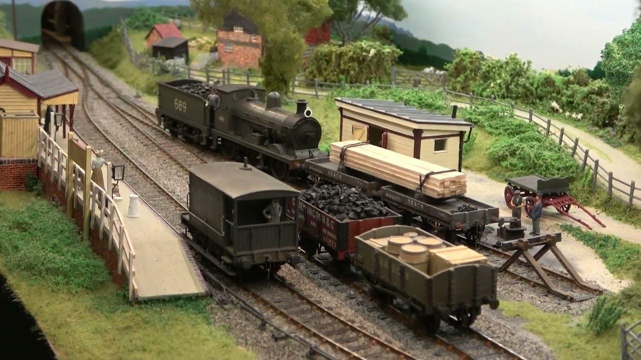 'Old Parrock' 00 Gauge Model Railway
