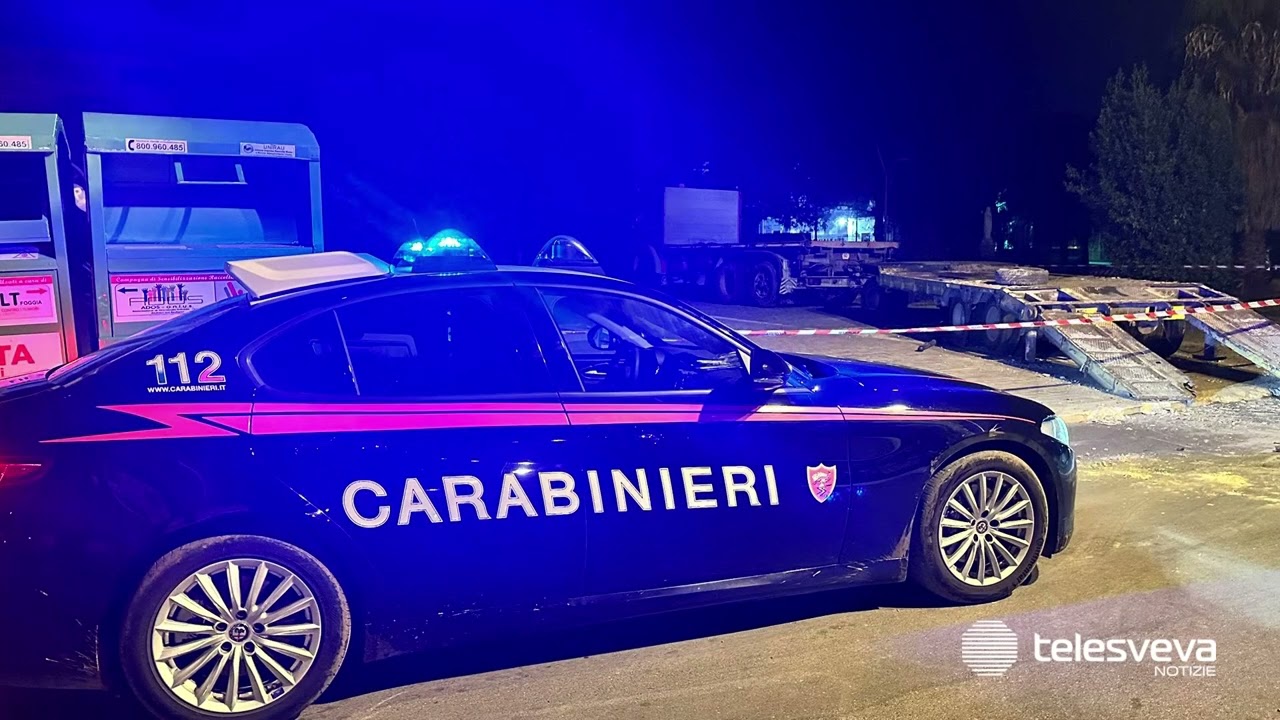 Torremaggiore, sventrano l'ufficio postale con una ruspa e fuggono via con la cassaforte