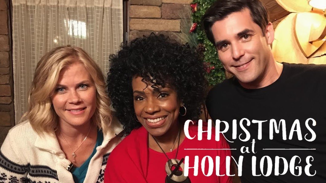Christmas at Holly Lodge 2017 Hallmark Film | Alison Sweeney, Sheryl Lee Ralph | Christmas Review