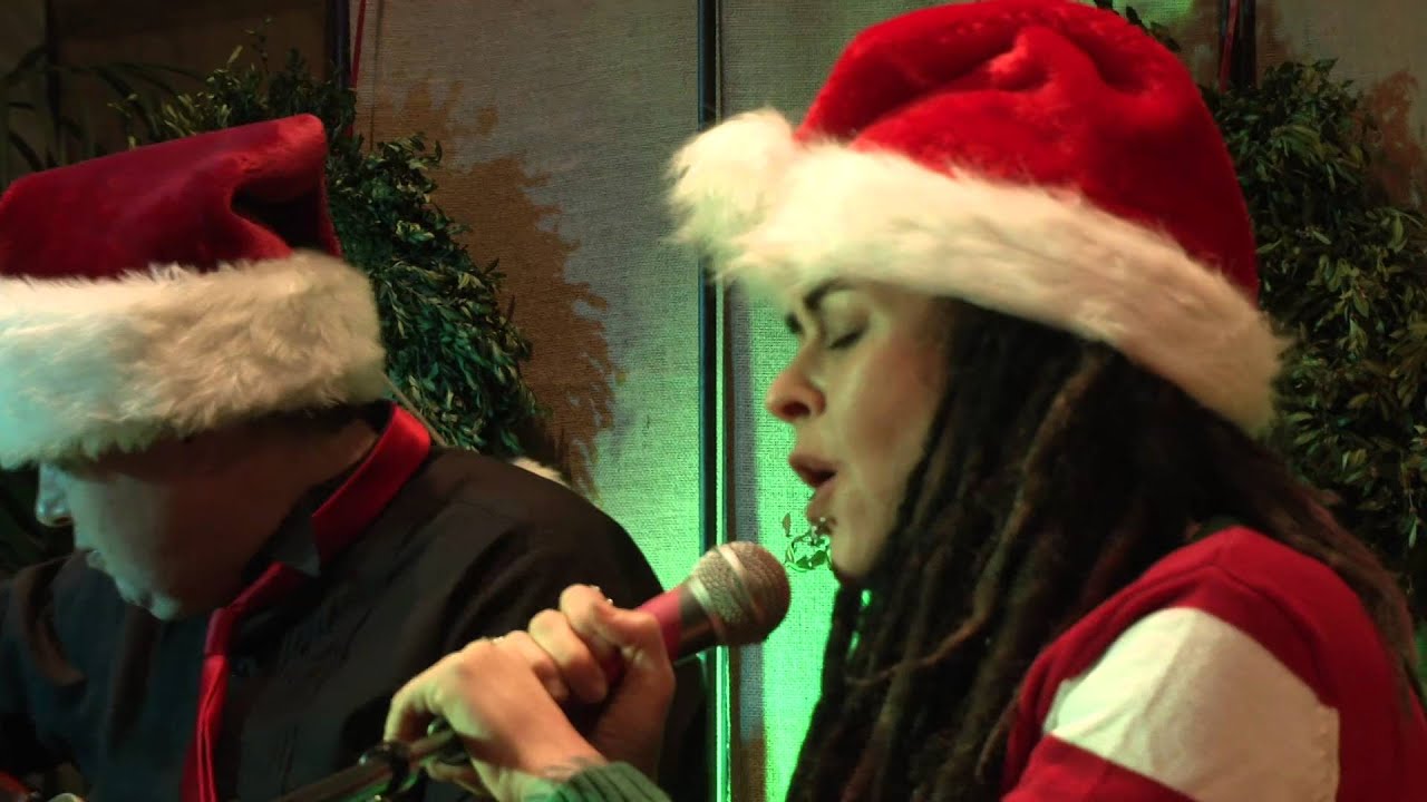 Dilana Acoustic Holiday Show - Silent Night - 12/20/15