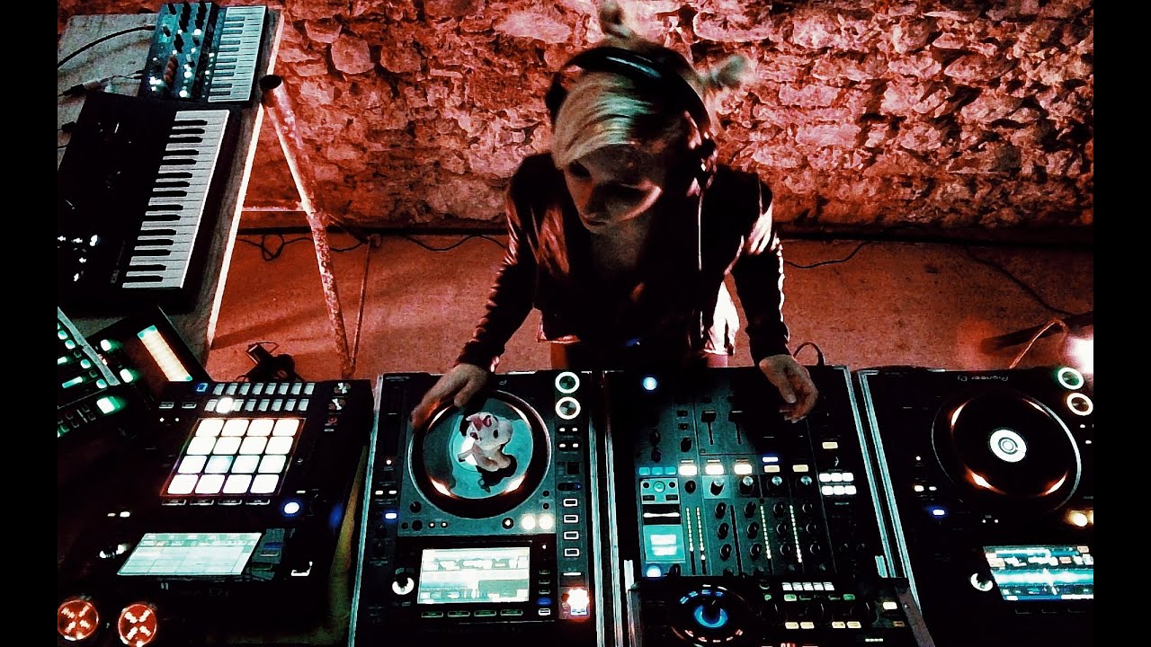 Lysa Chain - Building site Live set