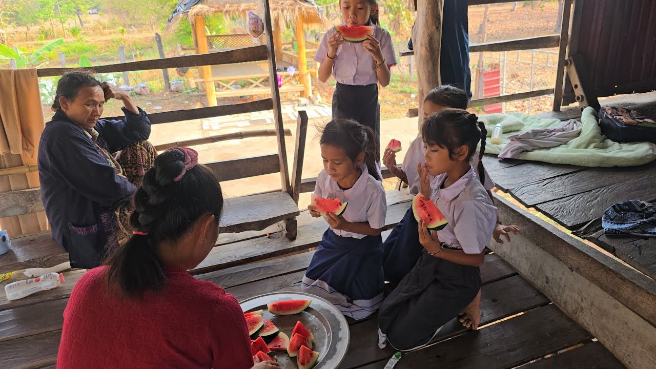 เหมือนกับเด็กๆพูดทุกวันไม่เคยจำ กินข้าวเช้าปิ้งเนื้อ นึ่งเห็ด