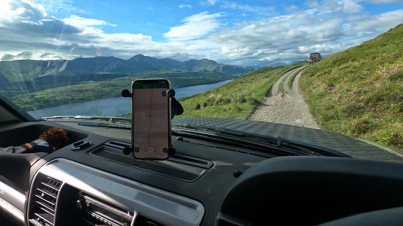 UK 4x4 test and review of the Ram mount X Grip Large in the Lake District green laning/offroading