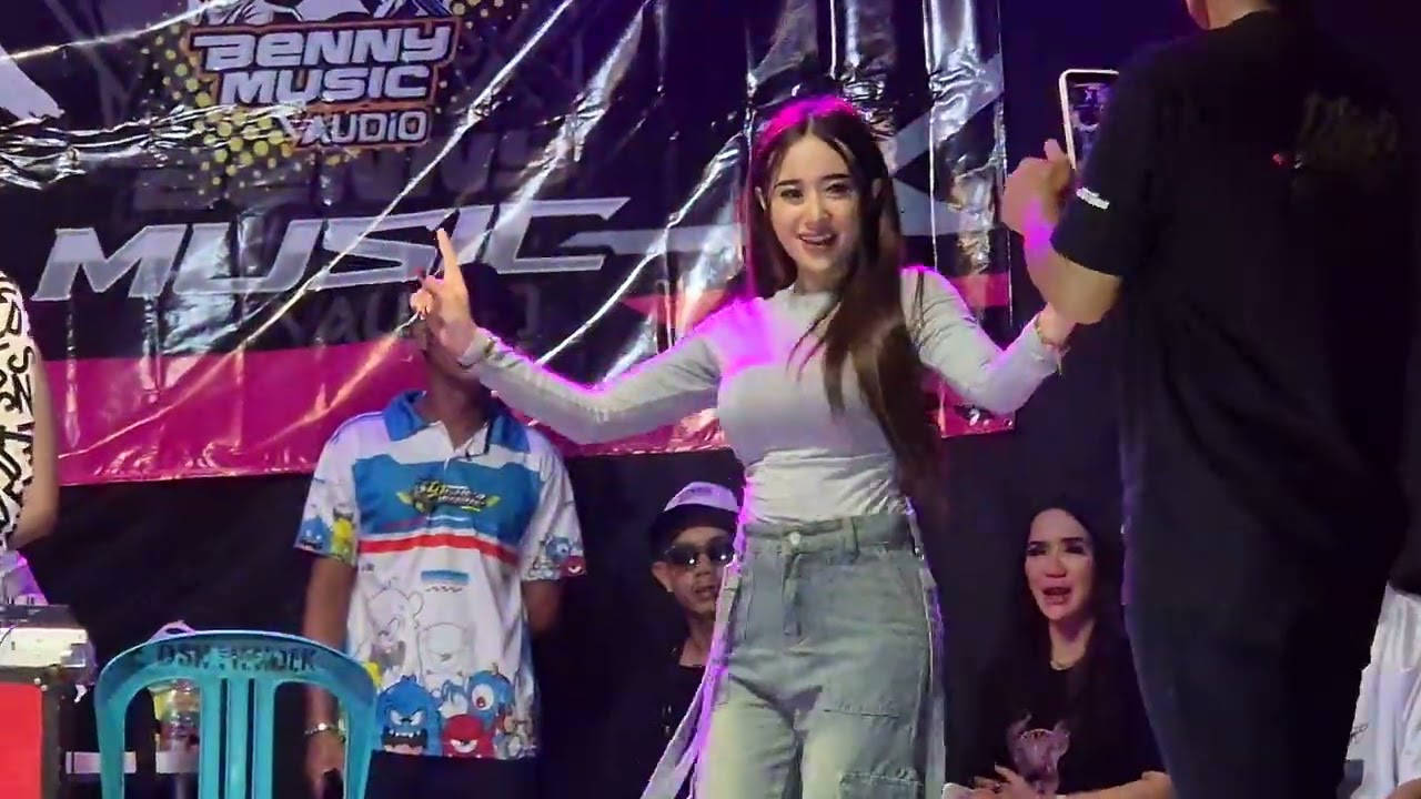 DJ GHEA BARBIE FEAT BENNY MUSIC MODE FUNKOT 