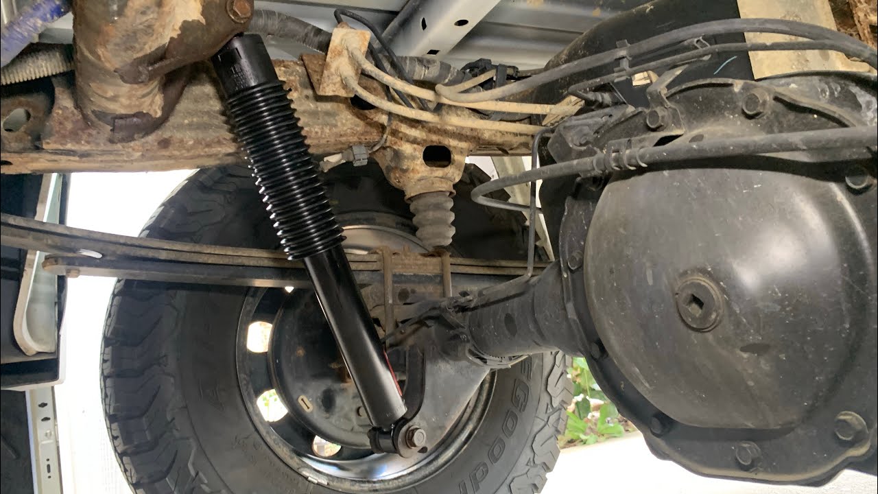 Rear Shock Absorber Replacement 2011 Chevrolet Silverado
