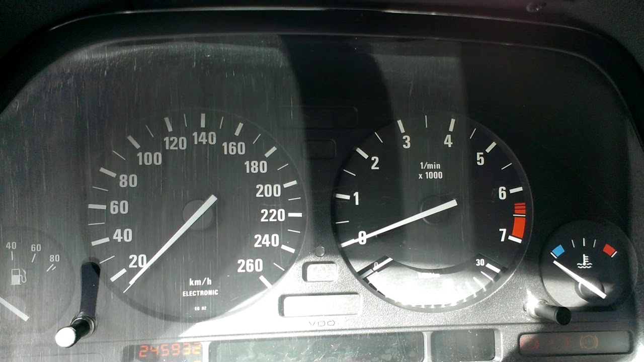 БМВ Е34 Тест приборки BMW E34