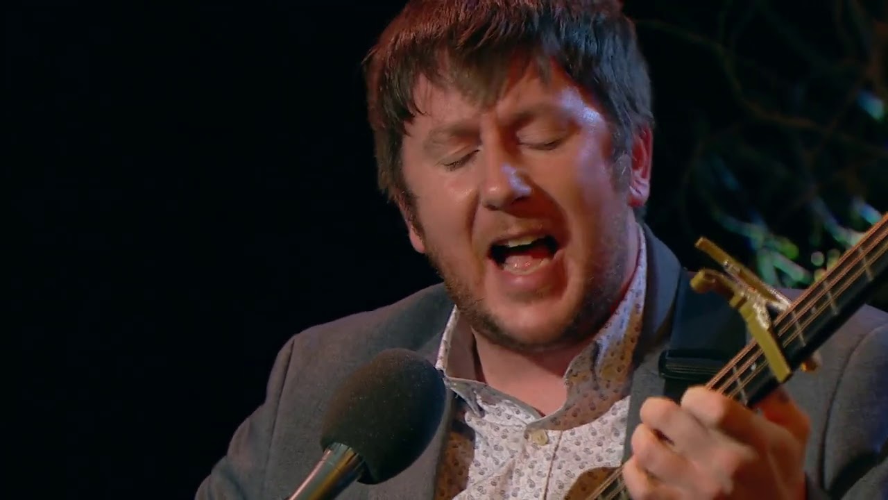Daoirí Farrell & Dónal Lunny performing “The Creggan White Hare” | The Tommy Tiernan Show | RTÉ One