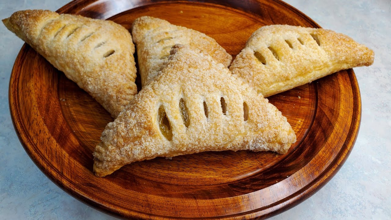 empanadas de masa hojaldre rellenas de Mermelada de piña