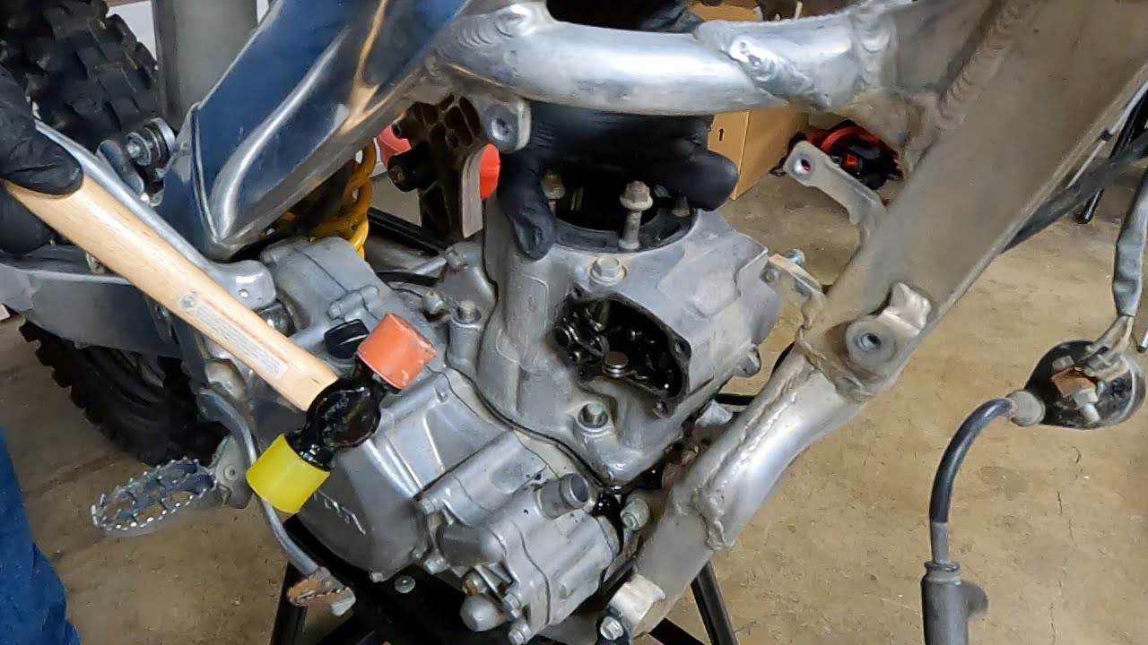 2001 Honda CR250 Restoration Pt 2-Teardown