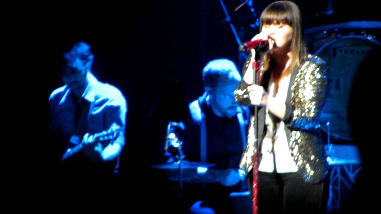 Kelly Clarkson - What About Love (Heart Cover)