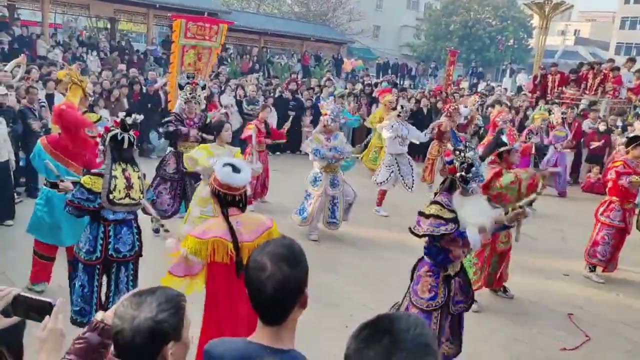 潮汕民俗文化｜震天鞭炮声遇上铿锵英歌舞｜Chaoshan Folk: Firecrackers & Yingge Dance #trendingvideo #非物质文化遗产 #非遗文化传承#潮汕英歌舞