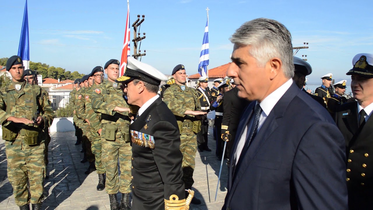 Προσέλευση του Αρχηγού στολου κ Γ. Παυλόπουλου στην Δοξολογία