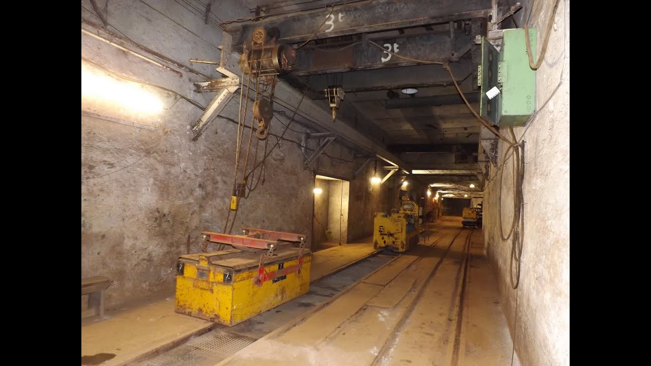DESCENTE AU FOND D'UNE MINE DE FER DE LORRAINE