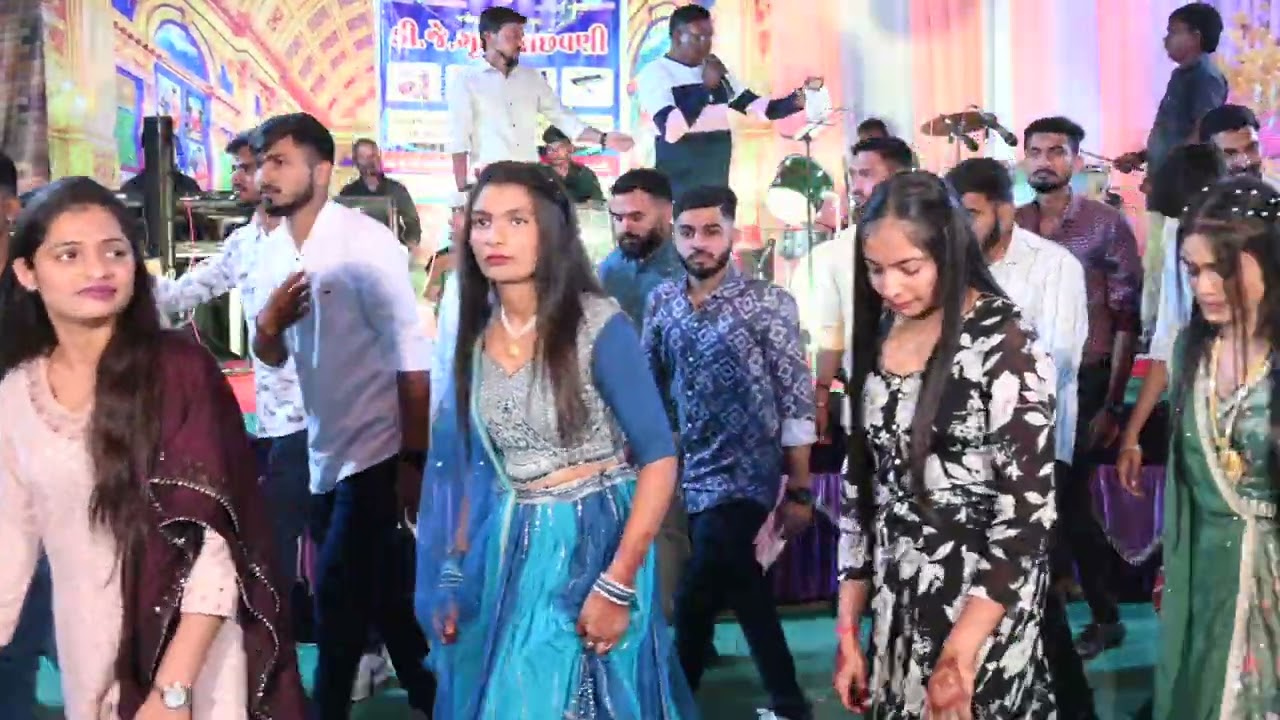 Pratik બારસોલ night orcresta