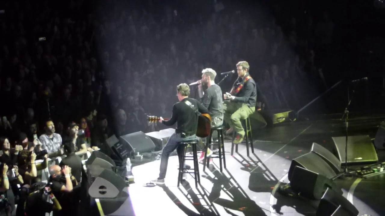 Adam Levine sings 