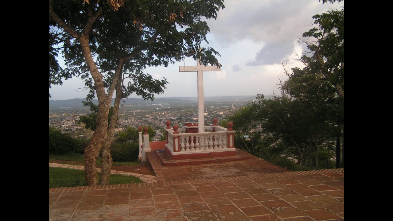 Loma de la Cruz, Mayabe, Calles de Holguin. 2005.