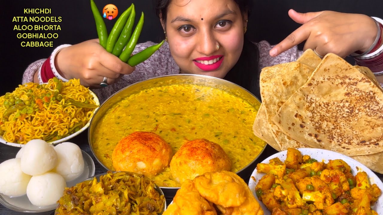 Eating 😋 🌶️ Matar Khichdi, Aloo Bhorta, Aloo Pakoda, Atta noodles, Gobhi Aloo, Rasgulla I Foodie Gd