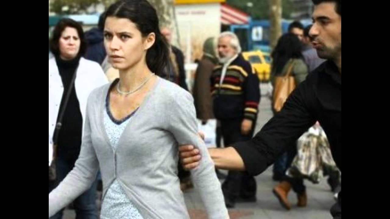 Beren Saat (she's got the look)