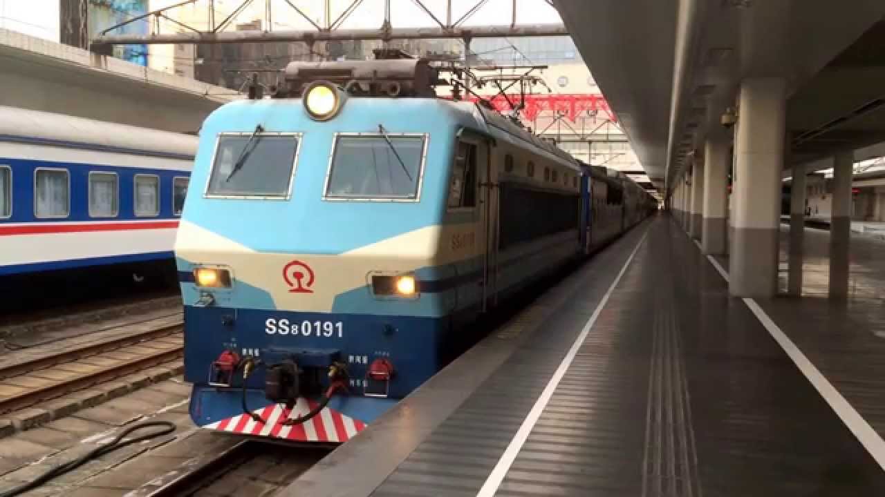 廣深雙層城際特快（臨客）於深圳站發車（T8386)