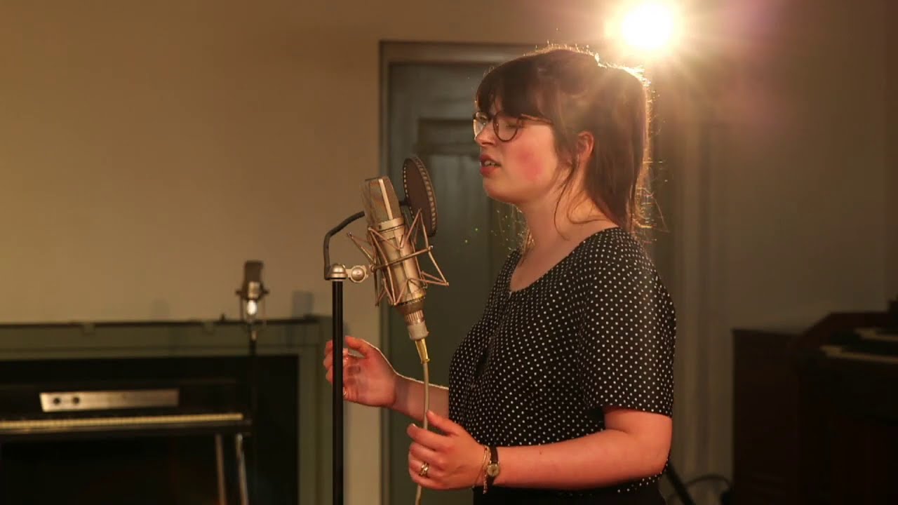 T.G.T.T - Anna Serierse