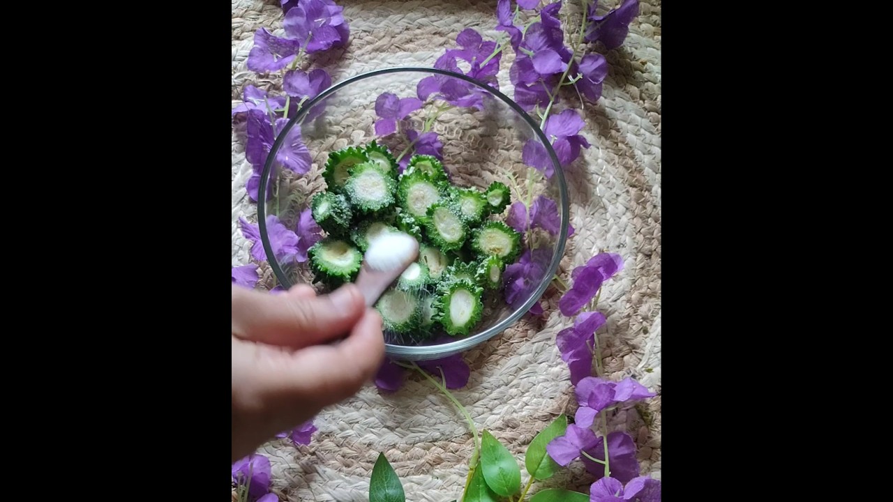 How to cut & clean Bitter gourd -#beneficial #cooking #trending #ytshorts 1 oct 2025.🙏