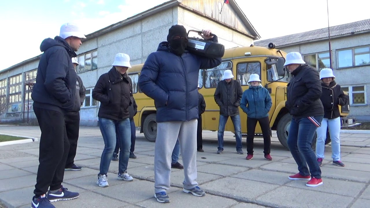 Школа №6 ГО Карпинск Последний звонок 2017 \Родители клип на песню