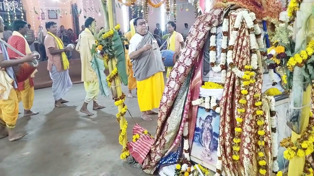নিত্যানন্দ কুঞ্জে রাত্রি কালিন ভোগ আরতি, শ্রীপাঠ খড়দহ।