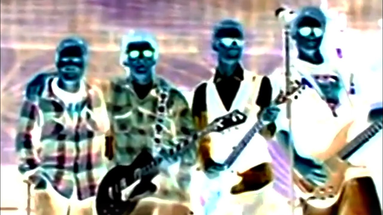 basse trummor live. (isolerat ljudspår.)