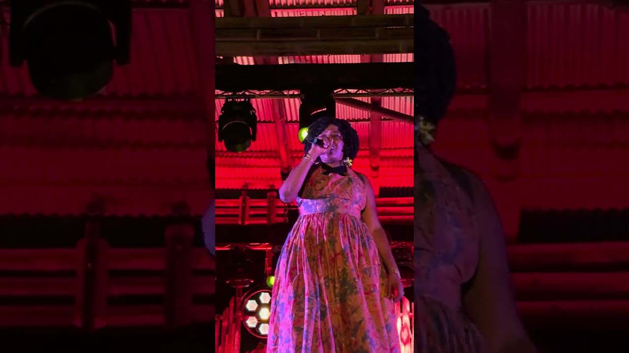Dezarie in Costa Rica.                                #reggamusic #vlog #reggaevibes #reggaepromoter