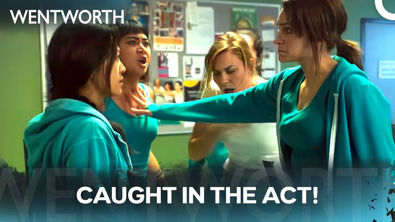 She FROZE When She Realized Who Was Watching Her in the Kitchen - Wentworth