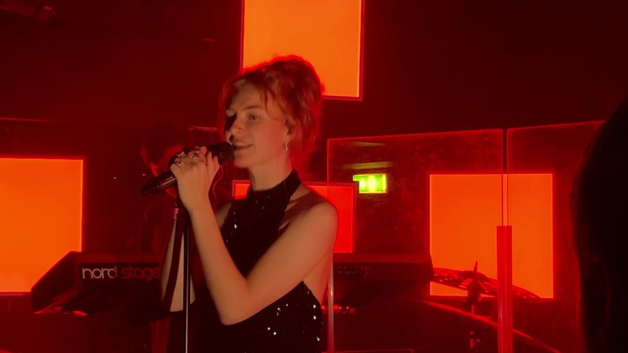 froukje - is dit echt? live  - licht en donker tour bitterzoet amsterdam 30/10/2021 late show