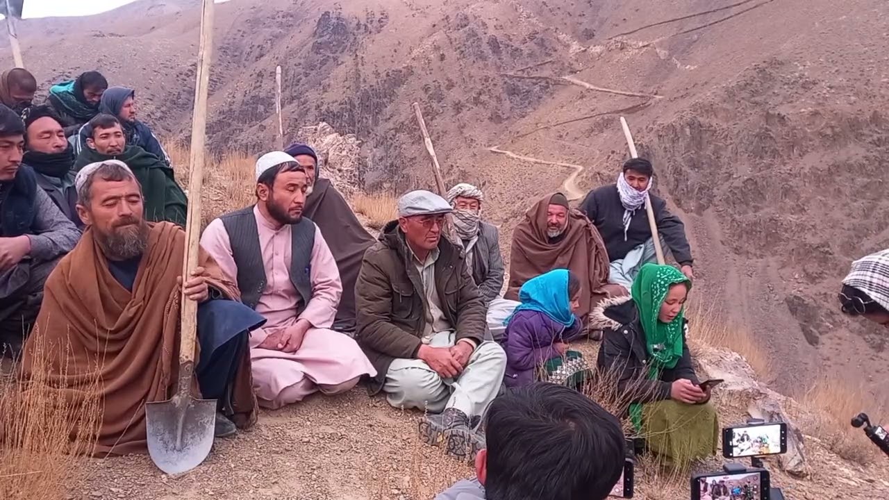 بیاید با هم وطن آباد کنیم دوستا
