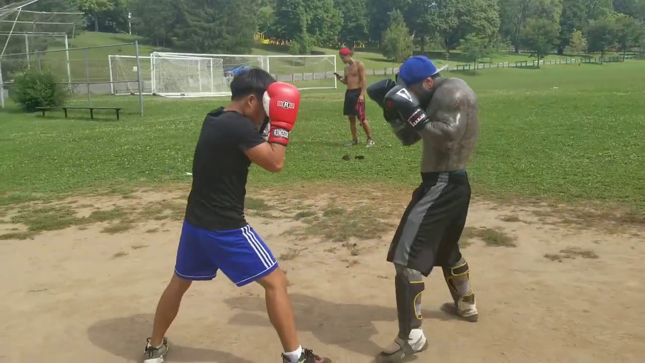 LIL CRACRA  VS. MIGHTY MOUSE