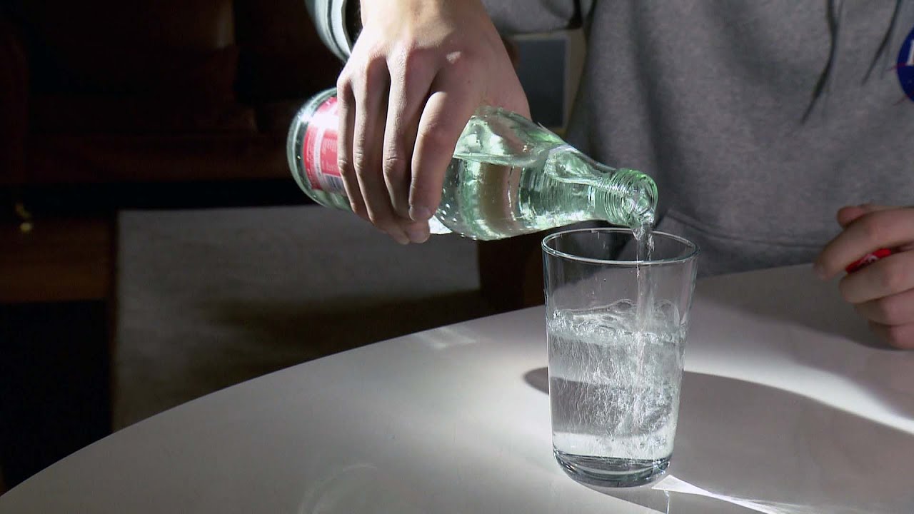 Leitungswasser oder Mineralwasser? - Was ist besser?  | SWR | Landesschau Rheinland-Pfalz