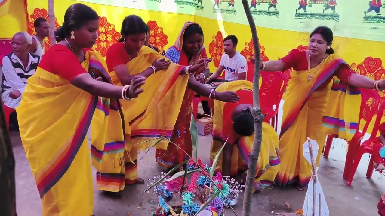 হিন্দু বিয়ে বাড়ির বরণের বাজনাভালো লাগলে সবাই পাশে থেকে একটা লাইক কমেন্ট করে যাবেন ধন্যবাদ ❤️❤️❤️