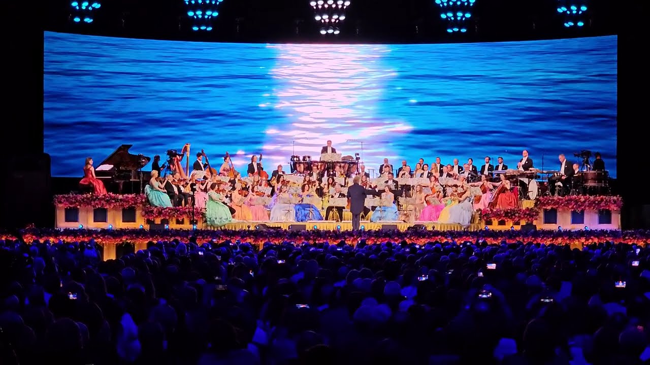 ANDRÉ RIEU & JOHANN STRAUSS ORCHESTRA - The Blue Danube (