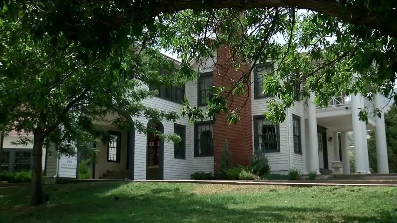 Colorado wedding venue owner defends refund policy after couples complain