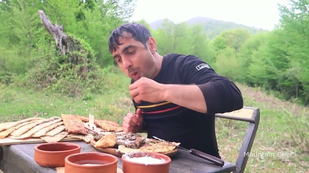 CAMPING EN EL PUEBLO CON CHEF MONTA&Ntilde;A | COCINAR Y COMER AL AIRE LIBRE