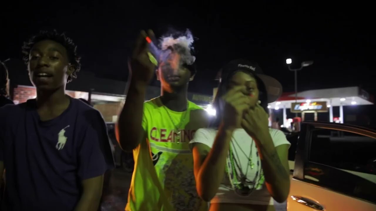 BadAzz Rae ft Kyshitty 4x - Mafia Business
