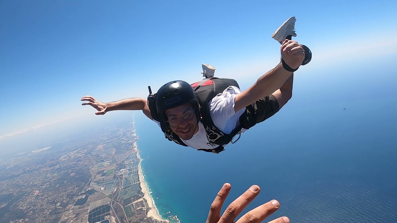 Skydiving jump #25 - License certification jump